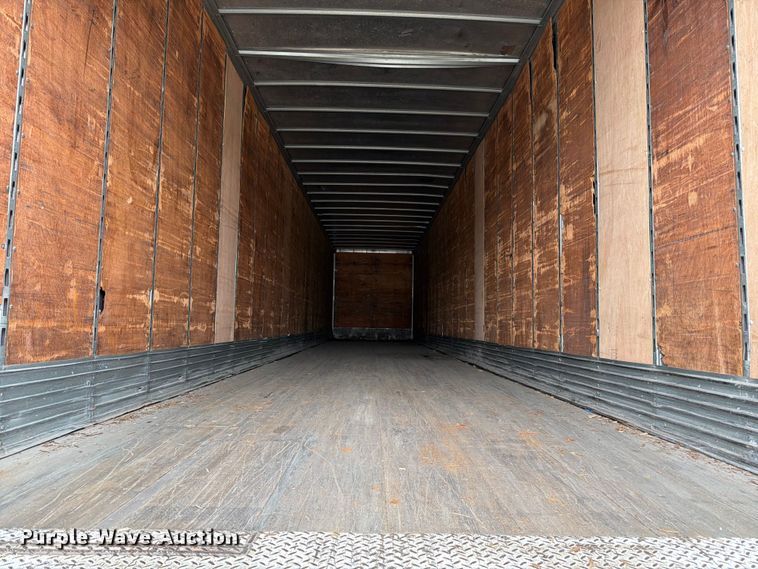 image for item EW2059 2004 Utility dry van trailer
