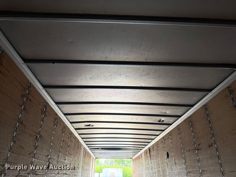 image for item EW2059 2004 Utility dry van trailer