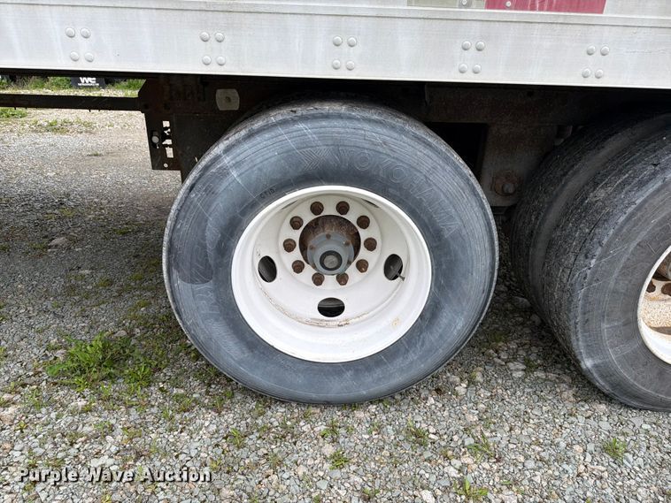 image for item EW2059 2004 Utility dry van trailer