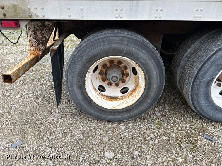 image for item EW2059 2004 Utility dry van trailer