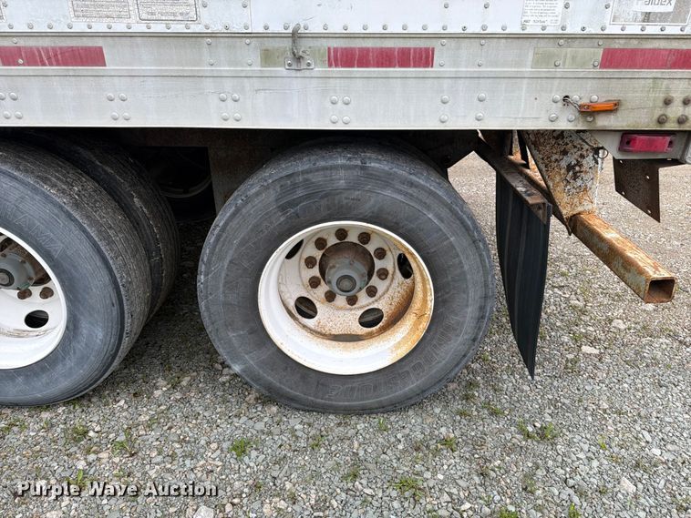 image for item EW2059 2004 Utility dry van trailer