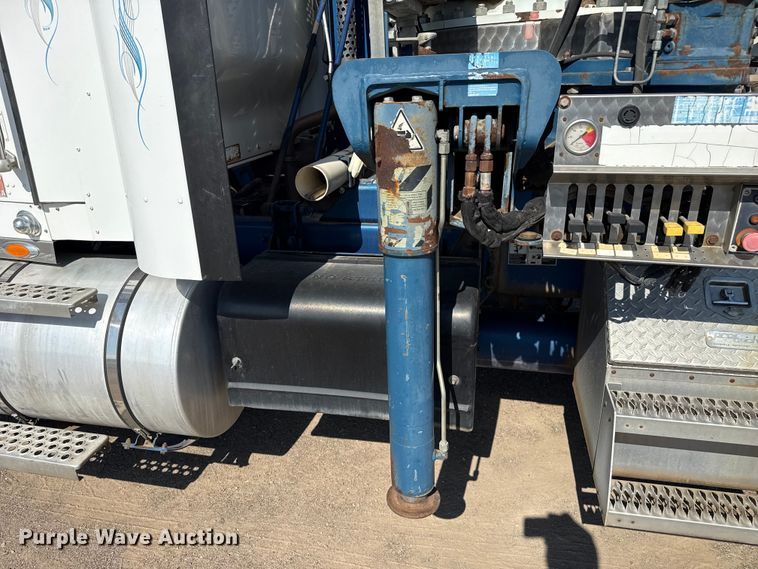 image for item EW4020 2009 Kenworth W900 crane truck