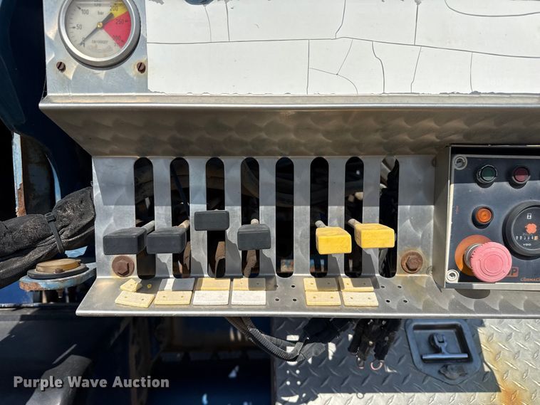 image for item EW4020 2009 Kenworth W900 crane truck