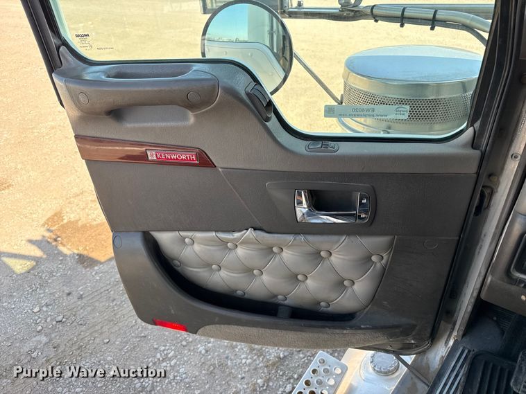 image for item EW4020 2009 Kenworth W900 crane truck