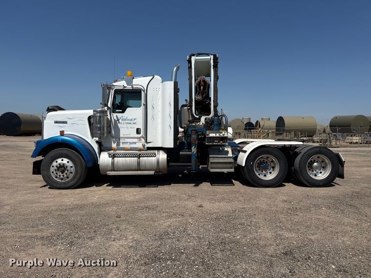 image for item EW4021 2009 Kenworth W900 crane truck