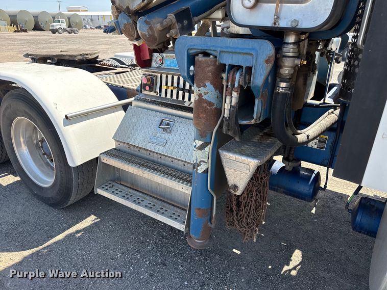 image for item EW4021 2009 Kenworth W900 crane truck