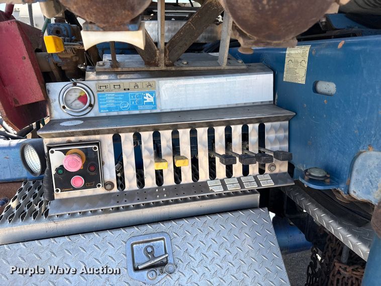 image for item EW4021 2009 Kenworth W900 crane truck