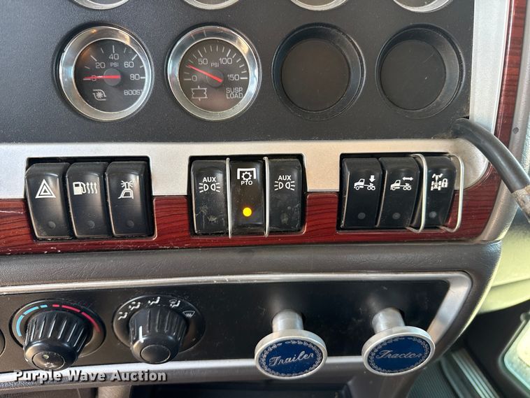 image for item EW4021 2009 Kenworth W900 crane truck