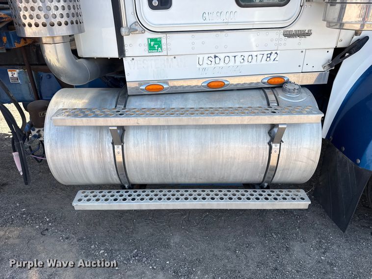 image for item EW4024 2006 Kenworth W900 crane truck