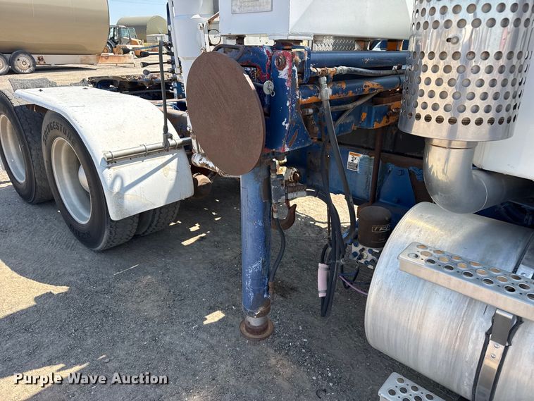 image for item EW4024 2006 Kenworth W900 crane truck