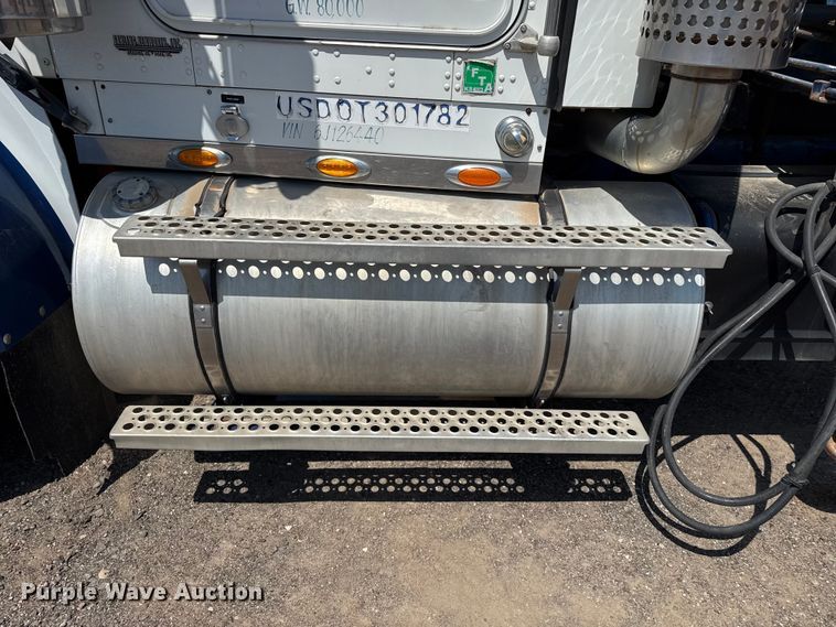 image for item EW4024 2006 Kenworth W900 crane truck