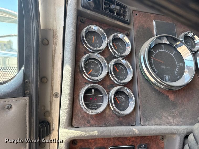 image for item EW4024 2006 Kenworth W900 crane truck