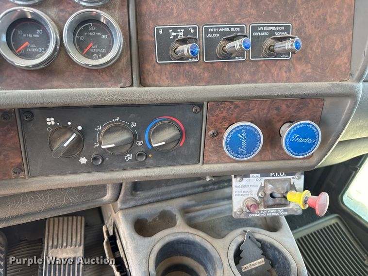 image for item EW4024 2006 Kenworth W900 crane truck