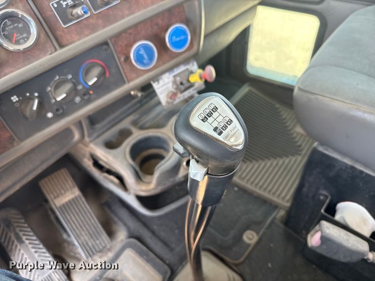 image for item EW4024 2006 Kenworth W900 crane truck