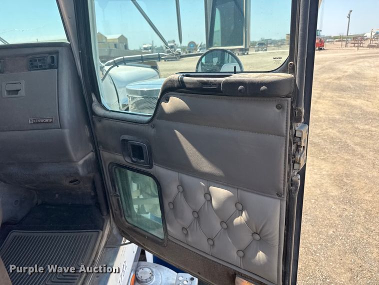 image for item EW4024 2006 Kenworth W900 crane truck