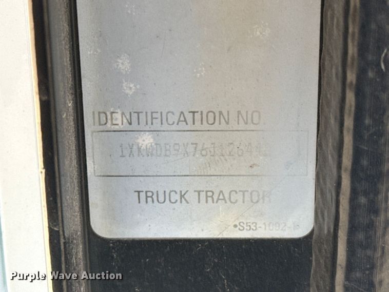 image for item EW4024 2006 Kenworth W900 crane truck