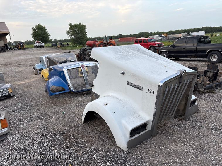image for item EW8993 (4) semi truck hoods