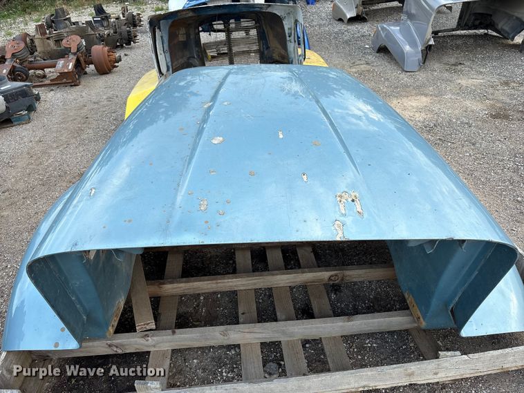 image for item EW8993 (4) semi truck hoods