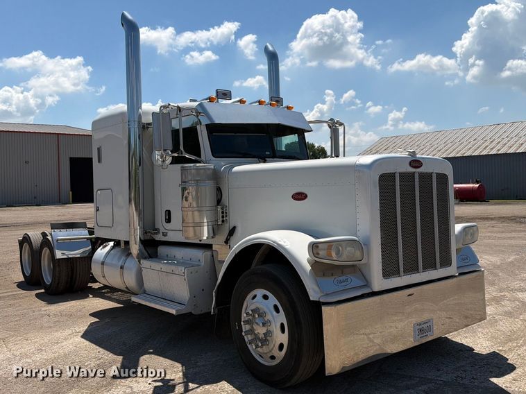 image for item EX4026 2012 Peterbilt 389 semi truck