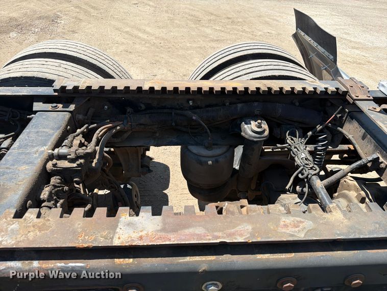 image for item EX4026 2012 Peterbilt 389 semi truck