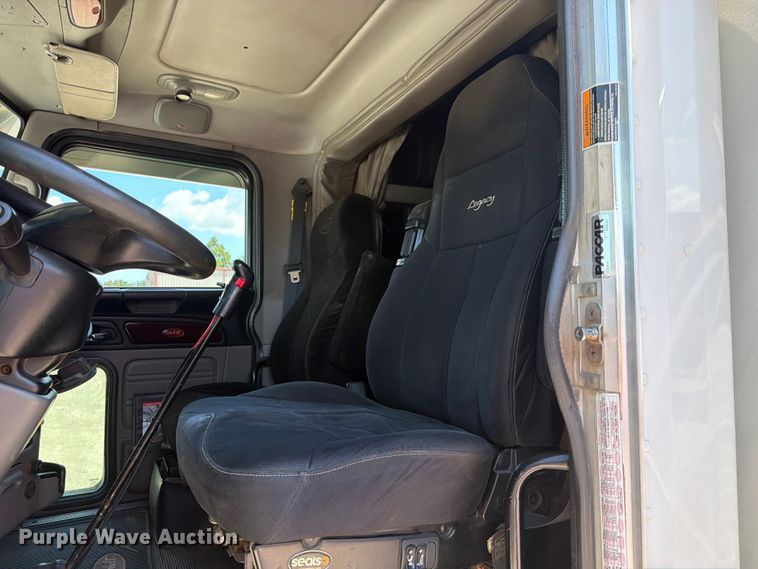image for item EX4026 2012 Peterbilt 389 semi truck