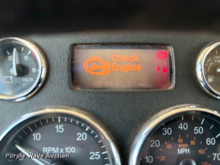 image for item EX4026 2012 Peterbilt 389 semi truck