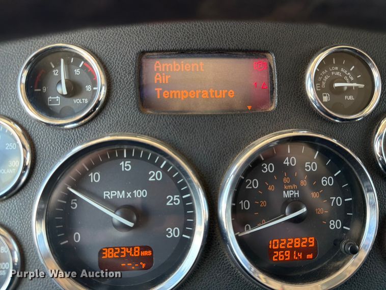 image for item EX4026 2012 Peterbilt 389 semi truck
