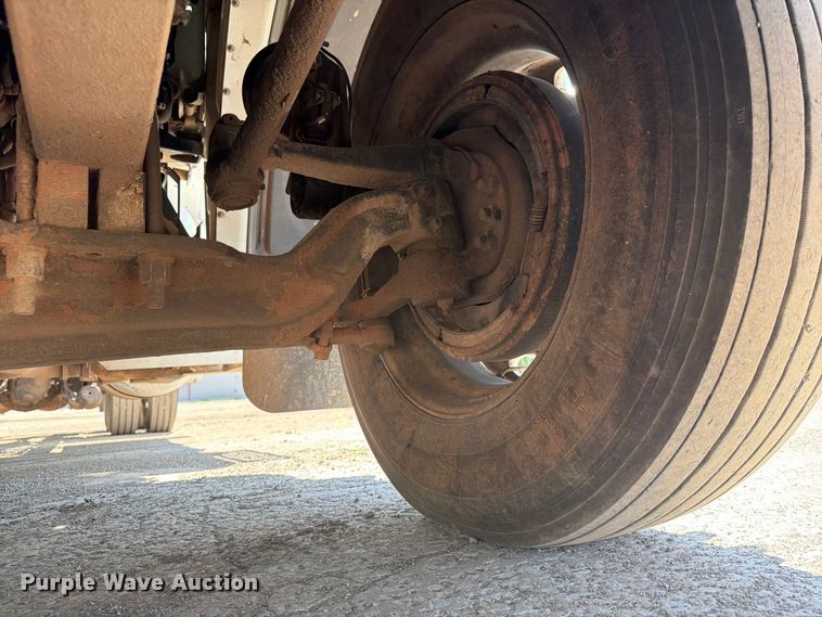 image for item EX4026 2012 Peterbilt 389 semi truck
