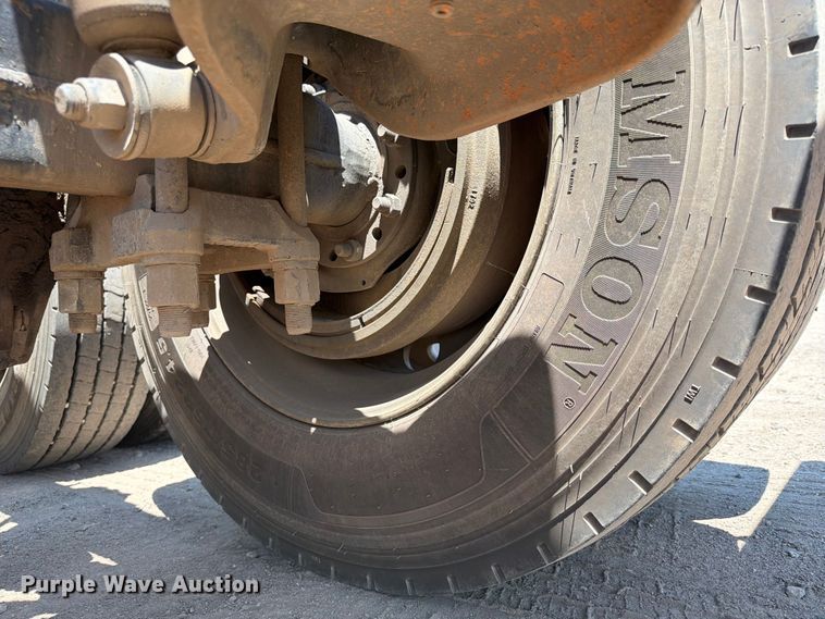 image for item EX4026 2012 Peterbilt 389 semi truck
