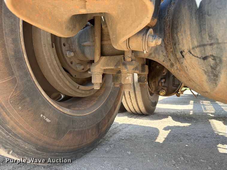 image for item EX4026 2012 Peterbilt 389 semi truck