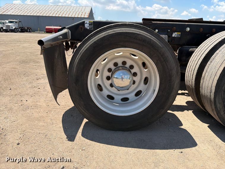 image for item EX4026 2012 Peterbilt 389 semi truck