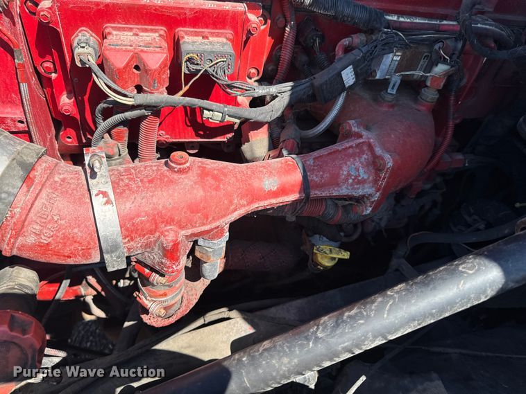 image for item FB5728 2006 Volvo VNL semi truck