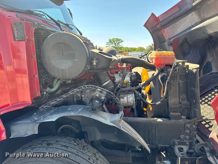 image for item FB5728 2006 Volvo VNL semi truck