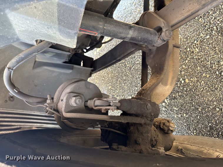 image for item FB5728 2006 Volvo VNL semi truck