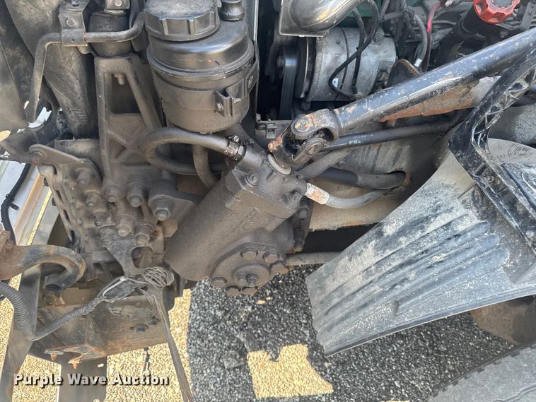 image for item FB5733 2007 Volvo VN semi truck