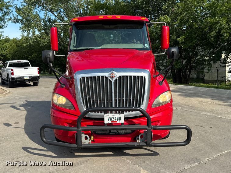 image for item FB5747 2015 International Prostar 122 semi truck