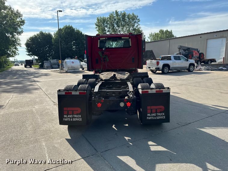 image for item FB5747 2015 International Prostar 122 semi truck