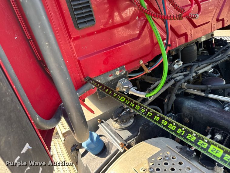 image for item FB5747 2015 International Prostar 122 semi truck