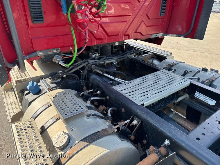 image for item FB5747 2015 International Prostar 122 semi truck