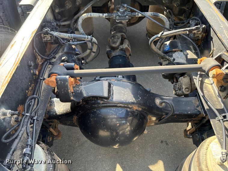 image for item FB5747 2015 International Prostar 122 semi truck