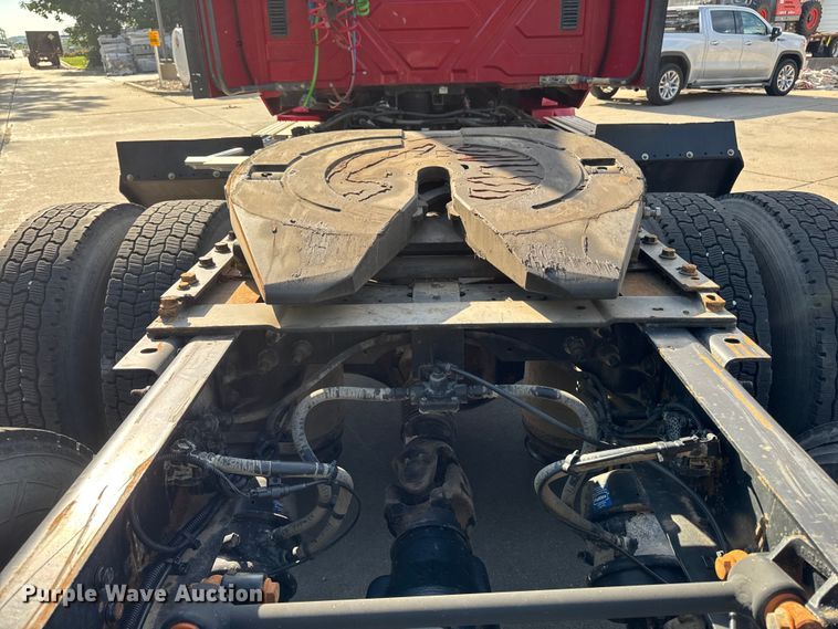 image for item FB5747 2015 International Prostar 122 semi truck