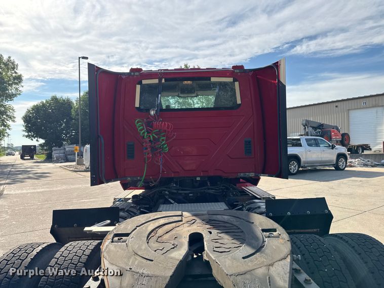 image for item FB5747 2015 International Prostar 122 semi truck
