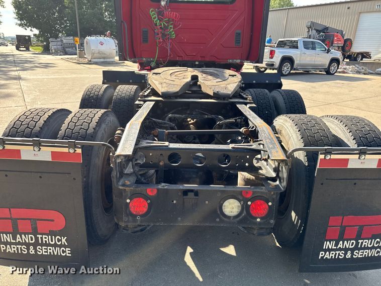 image for item FB5747 2015 International Prostar 122 semi truck