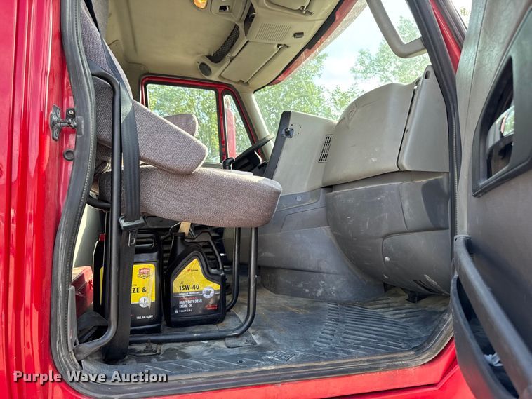 image for item FB5747 2015 International Prostar 122 semi truck