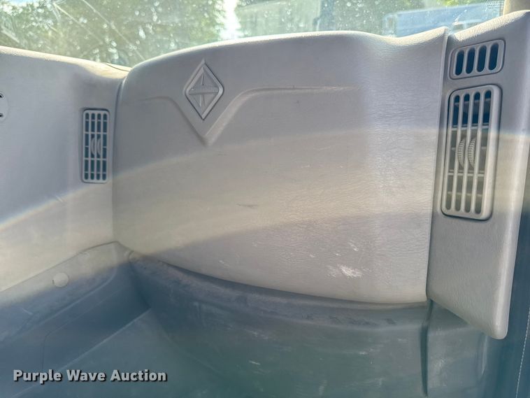 image for item FB5747 2015 International Prostar 122 semi truck