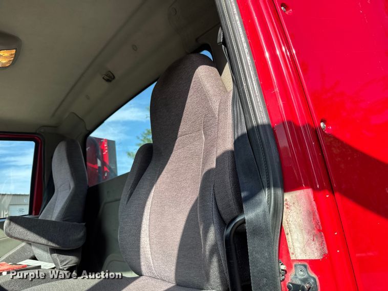 image for item FB5747 2015 International Prostar 122 semi truck