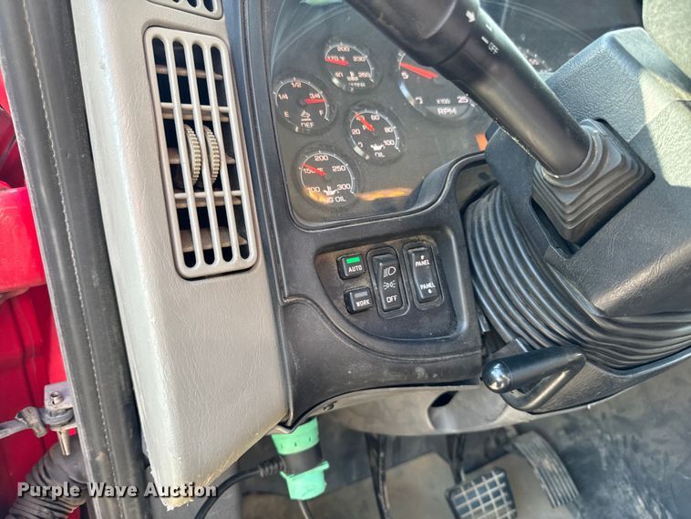image for item FB5747 2015 International Prostar 122 semi truck