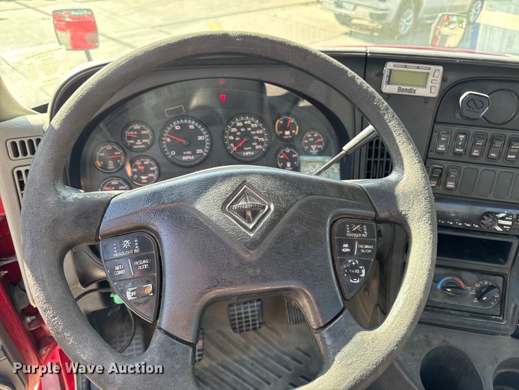 image for item FB5747 2015 International Prostar 122 semi truck
