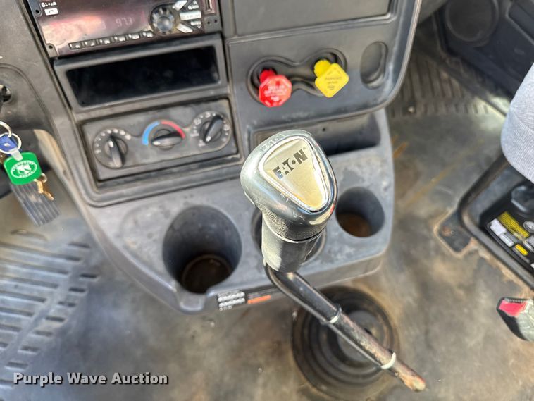 image for item FB5747 2015 International Prostar 122 semi truck