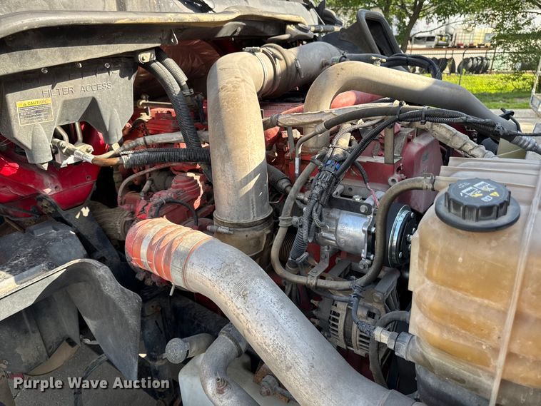 image for item FB5747 2015 International Prostar 122 semi truck